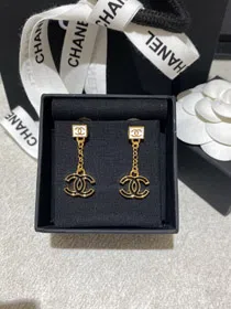 Chanel black and white enamel square double C earrings-3952